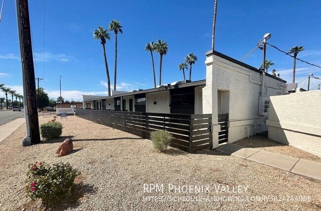 Foto del edificio - 6802 W Glendale Ave