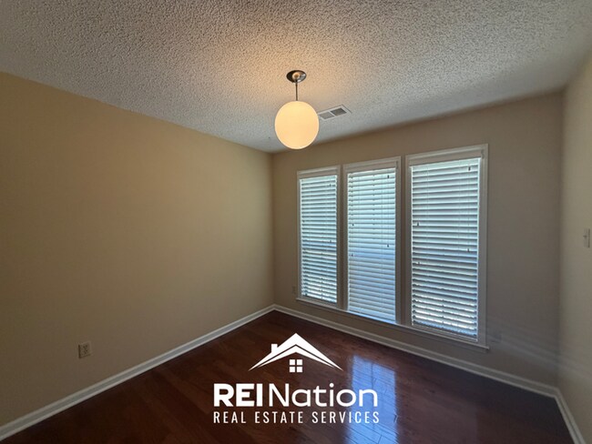Building Photo - JUST LISTED! 3BR/2BA Memphis Stunner | Vaulted Ceilings & Stone Fireplace | Fenced Yard!