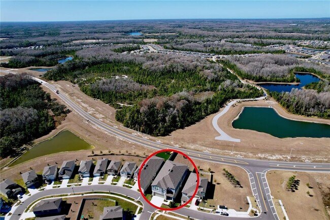 Foto del edificio - 17498 Happytrails St