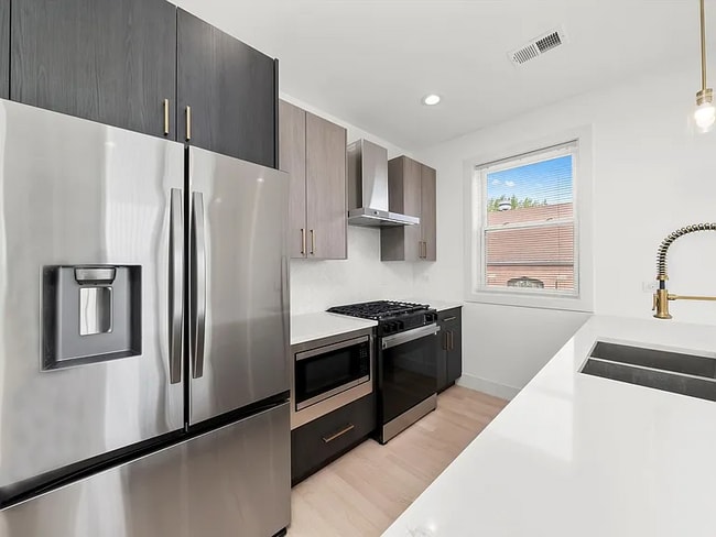 Photo - 2700 W Jackson Blvd Apartment