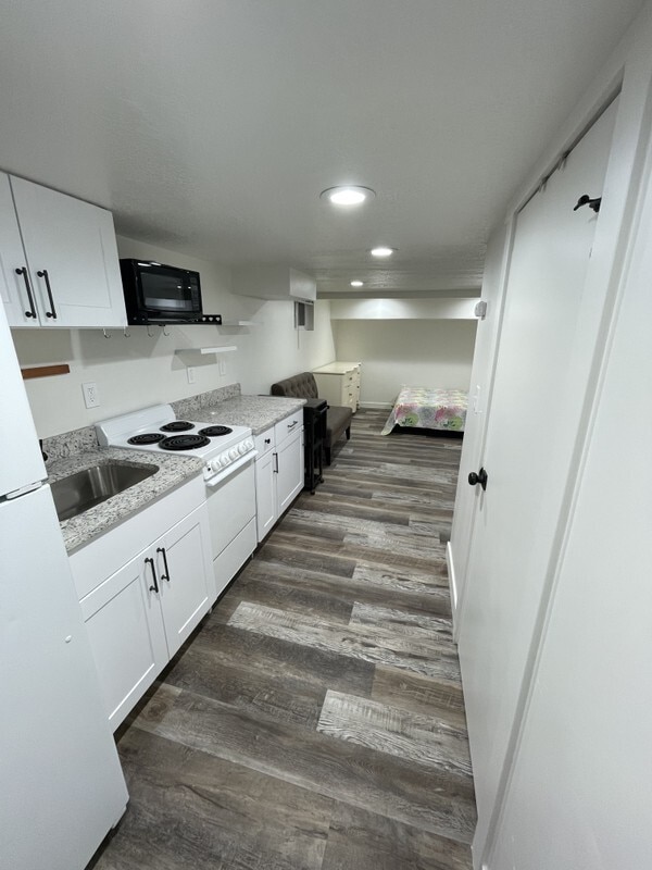 Building Photo - 836 E 400 N
