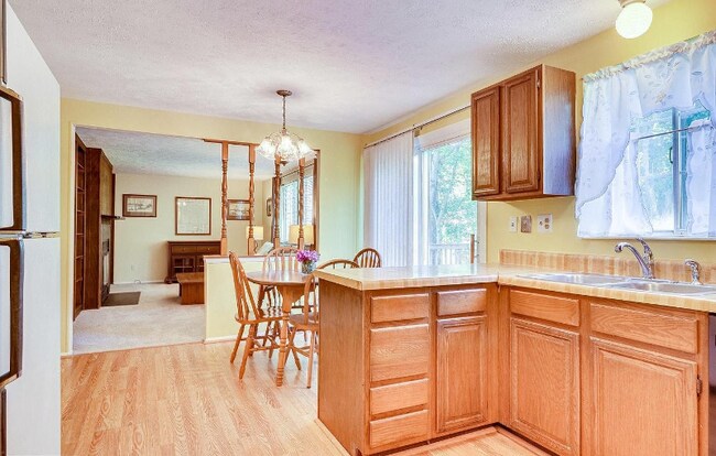 Foto del edificio - 9417 Mirror Pond Dr