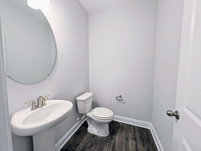 Building Photo - Barrington Dream Home