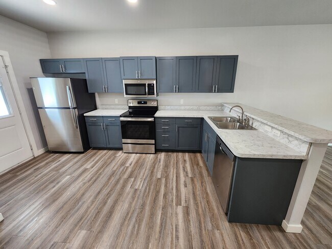 Foto del edificio - 415 E 13th St