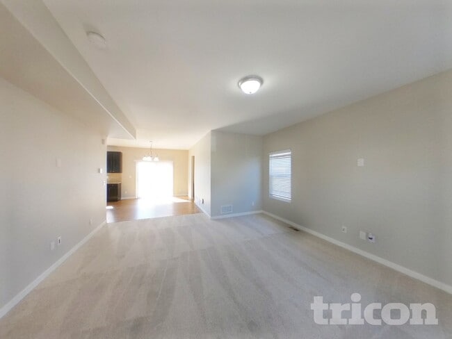 Building Photo - 6221 Vickie Ln