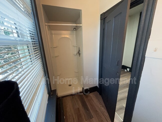 Building Photo - 19 S Ann St