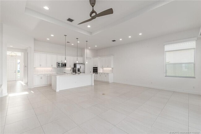 Foto del edificio - 8738 SW Montova Way