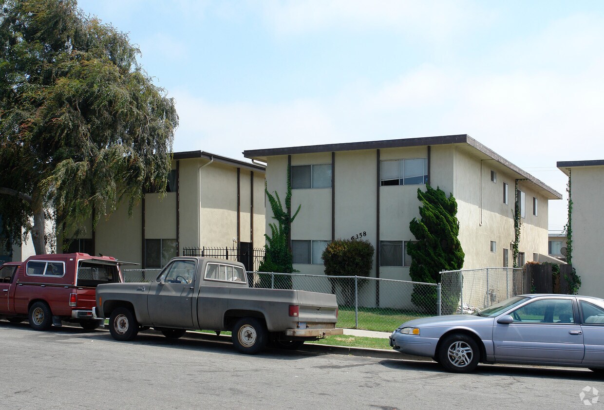Primary Photo - 6358 Hummingbird St