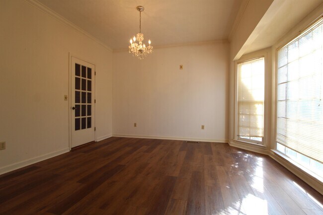 Foto del edificio - 228 Sunset Dr SE