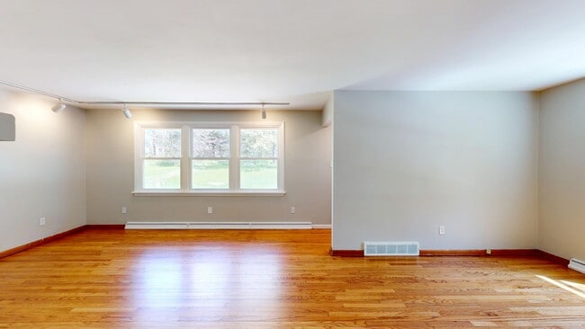 Building Photo - 9170 Storey Rd