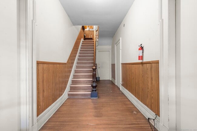 Foto del edificio - 113 E Main St