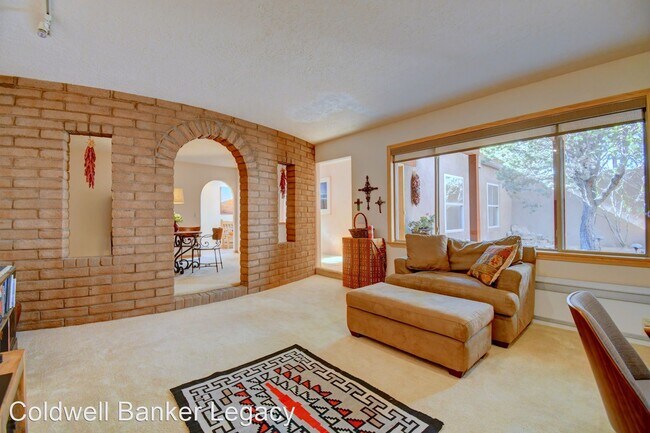 Foto del edificio - 4 br, 3 bath House - 3112 Camino de la Sie...
