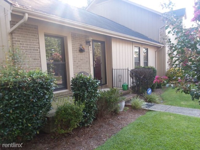 Building Photo - 3 br, 1.5 bath Townhome - 4601 Keg Ct