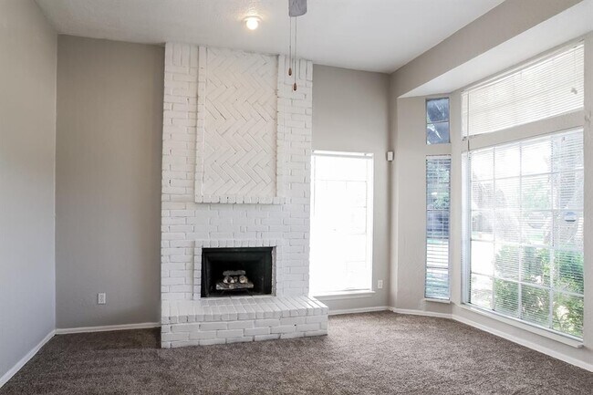 Building Photo - 1502 Stevenage Ln