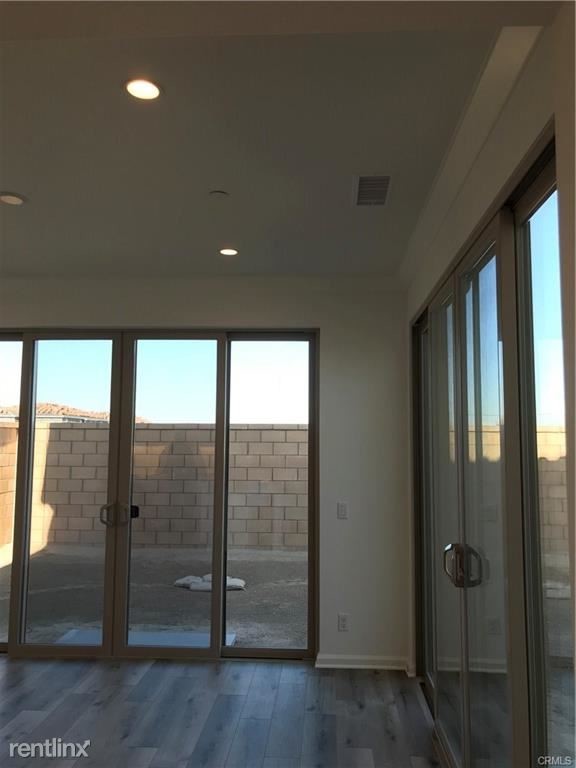 Building Photo - 153 Frontier