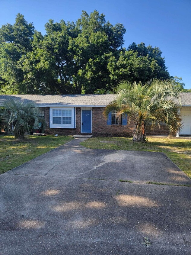 Primary Photo - Great location. Centrally located.