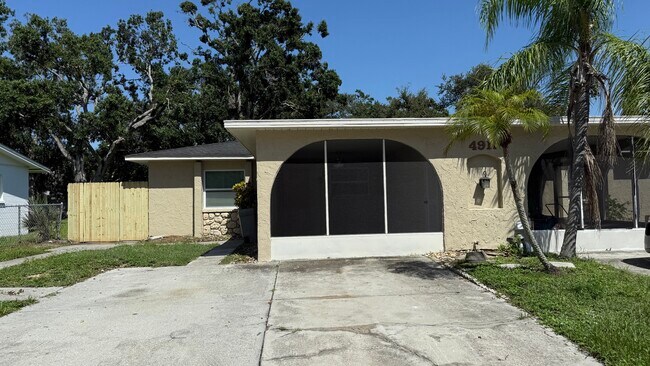 Unit B available - 4911 23rd St W