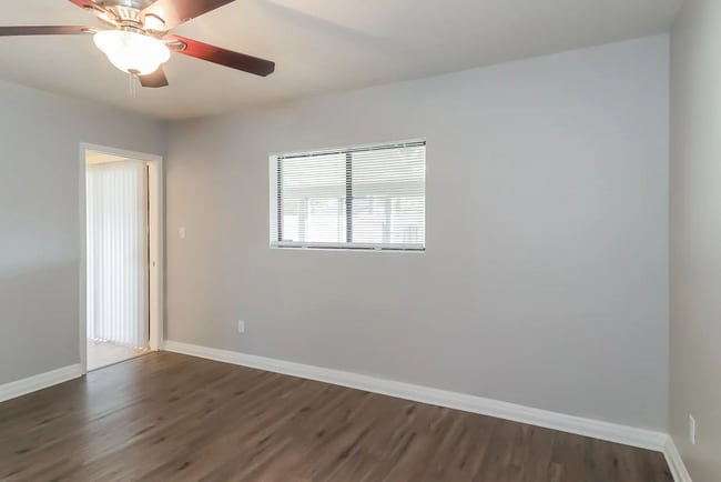 Foto del edificio - 3038 E Dahlia Dr