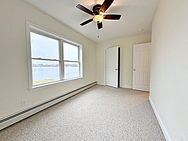 Building Photo - 19 Oak Ter