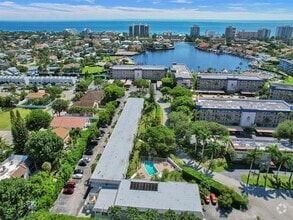 Building Photo - 207 Tropic Isle Dr