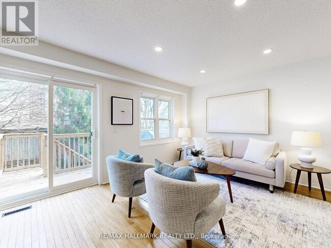 Photo du bâtiment - 51 Northern Heights Dr