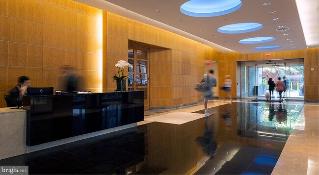 Foto del edificio - 206 W Washington Square