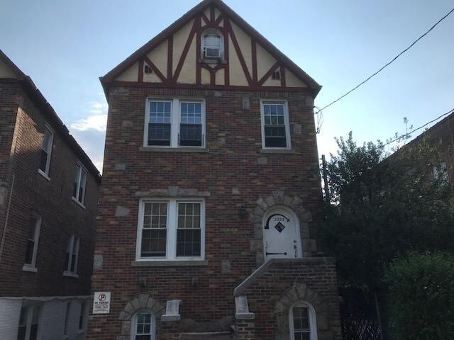 Building Photo - 2223 Wallace Ave