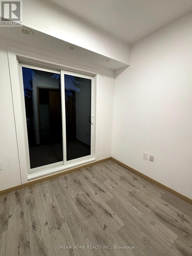 Photo du bâtiment - 3445-C33445 Sheppard Ave E