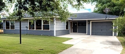 Building Photo - 232 Acacia St