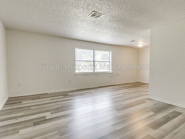 Foto del edificio - 14222 NE 4th St