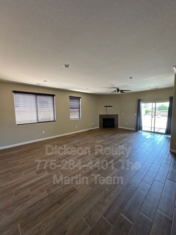 Foto del edificio - 6016 Barrett Court