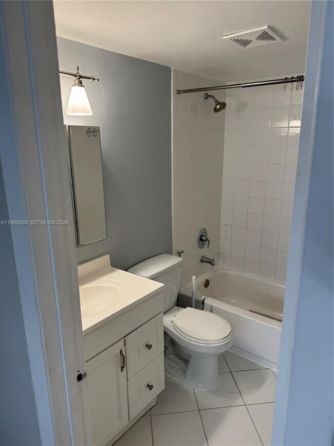 Foto del edificio - 8075 NW 7th St