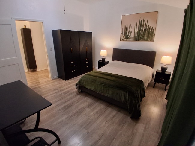 Building Photo - 2 Cloverdale and Wheatland