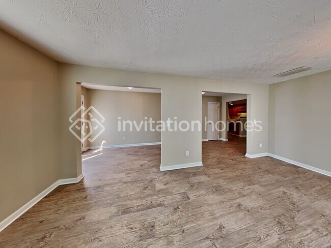 Building Photo - 4536 Parkway Cir