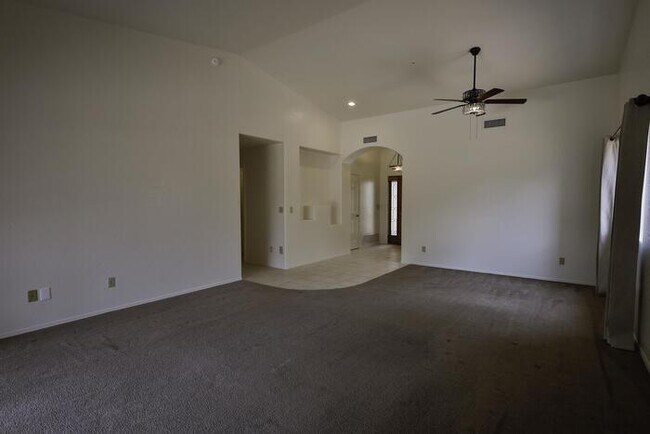 Building Photo - 1306 N Mourning Dove Rd