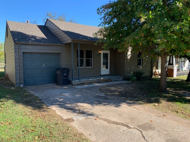 Foto del edificio - 1416 S Maple Ave