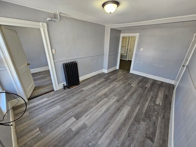 Building Photo - $1475/mo - 1 Bed / 1 Bath Second floor Apartment in Downtown Manchester with All Utilities Included!