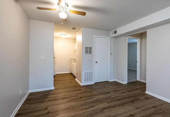 Interior Photo - The Brooks at 808