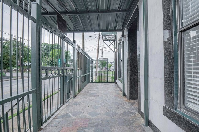 Foto del edificio - 802 Central Ave