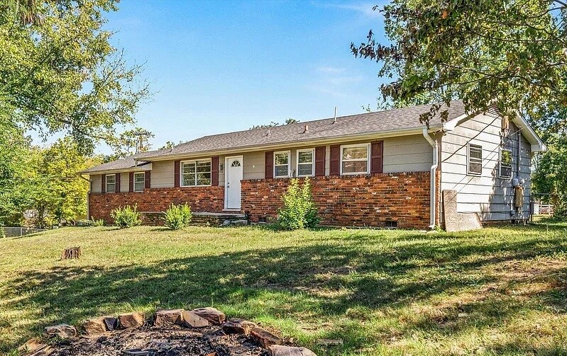 Foto principal - 1700 S Hills Dr