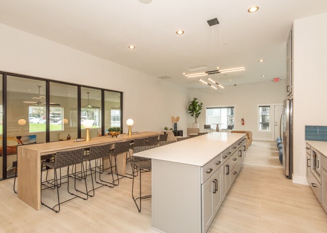 Building Photo - Lumina Apartments