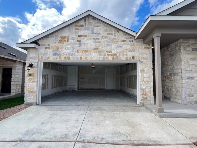 Building Photo - 445 Blue Stem Rd