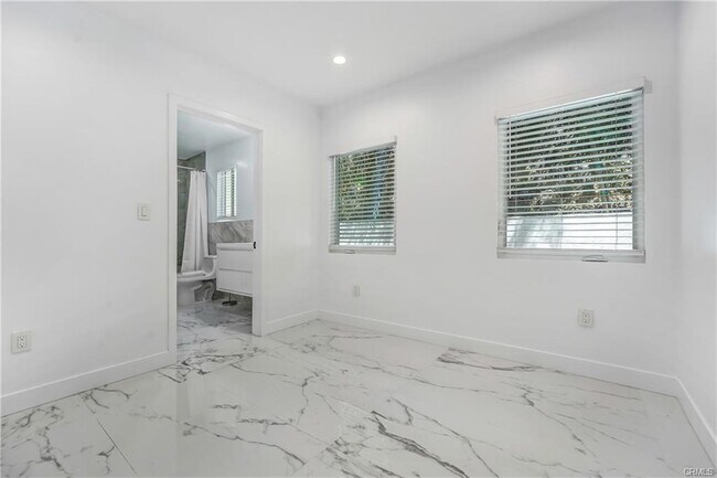 Building Photo - 2170 Sunset Plaza Dr