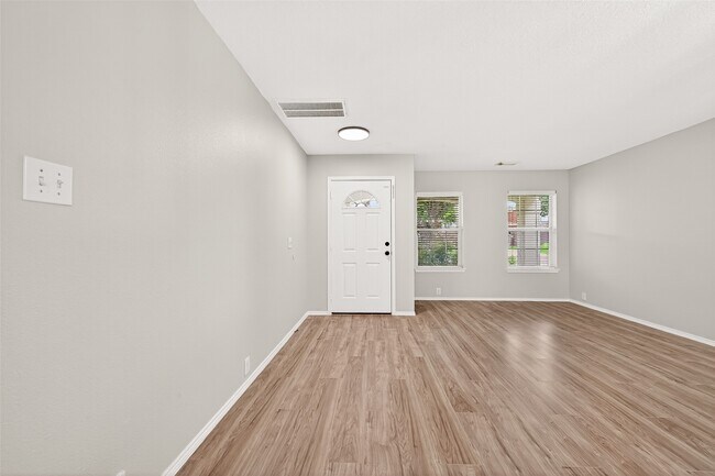 Foto del edificio - 15007 Sugar Sands Dr
