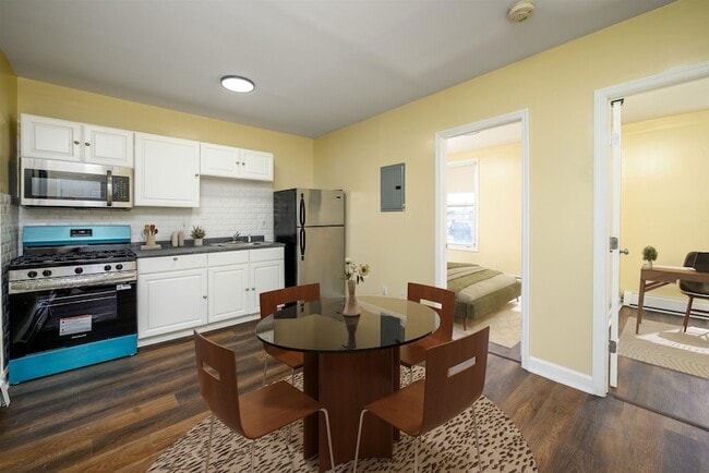 Photo - 135 Cambridge Avenue Unit 3 House