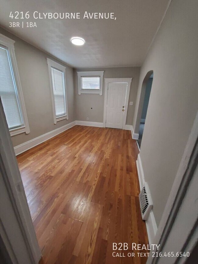 Foto del edificio - 4216 Clybourne Ave