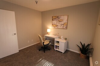 Building Photo - 2811 Lincoln Way