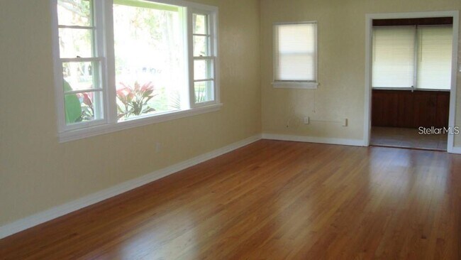 Foto del edificio - 2400 Ringling Blvd