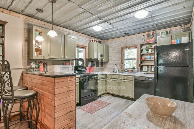 Foto del edificio - 43 Davis Gap Rd