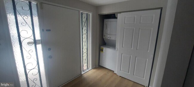 Foto del edificio - 9505 Fern Hollow Way